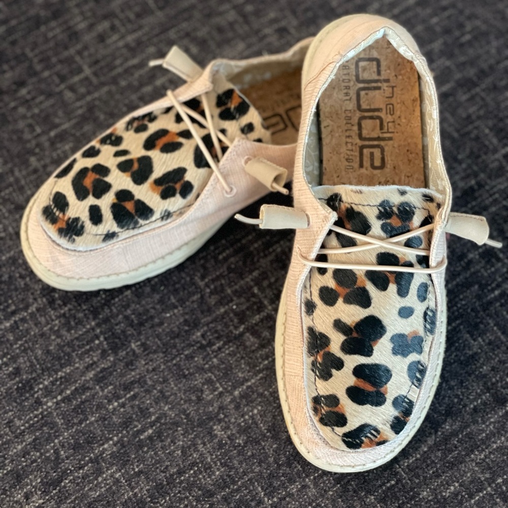 Custom Chambray Peach Woman’s Hey Dude